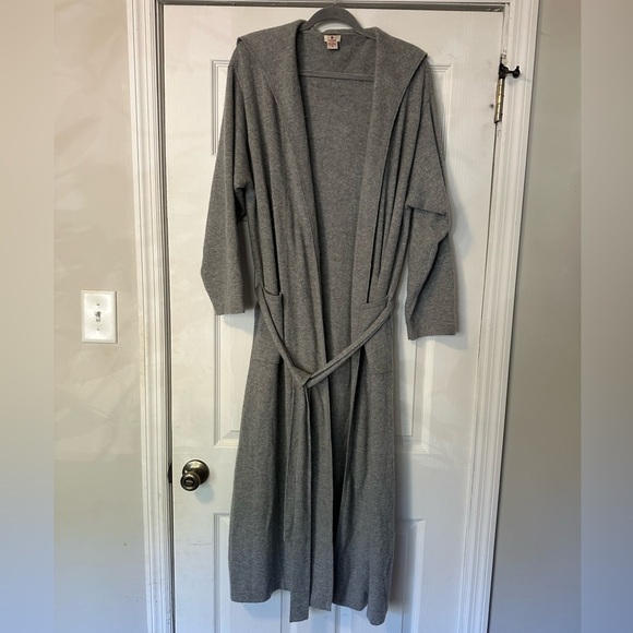 Red Envelope 100% Cashmere Medium Gray Robe - Picture 1 of 8